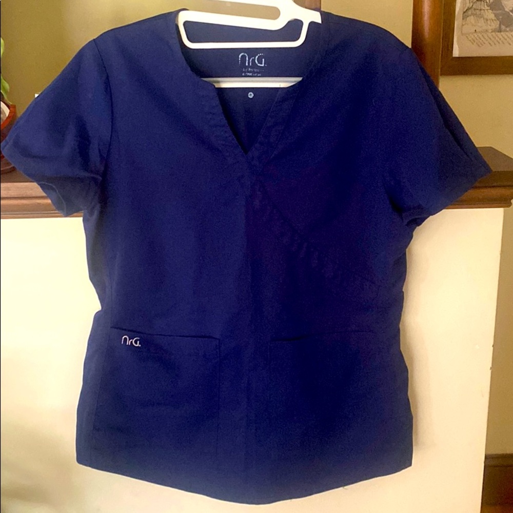 Nrg scrub top